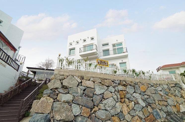 Sunmoon Pension Yeosu Buitenkant foto